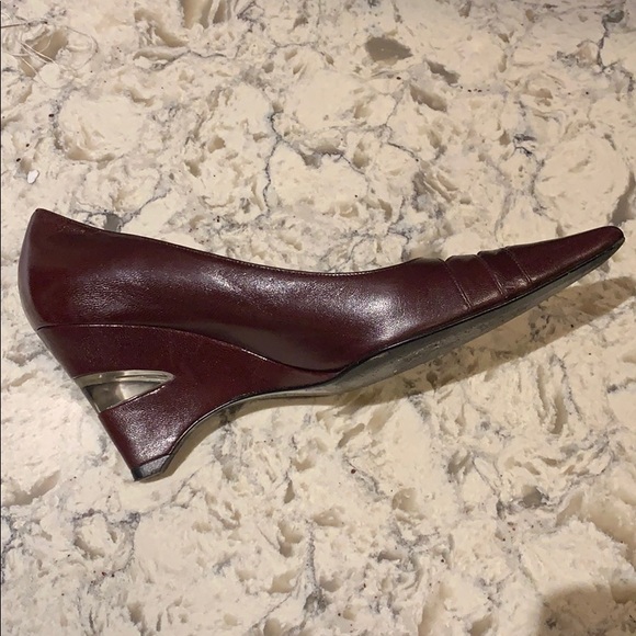 Charles Jourdan Brown Leather + Lucite Shoes - Picture 2 of 4
